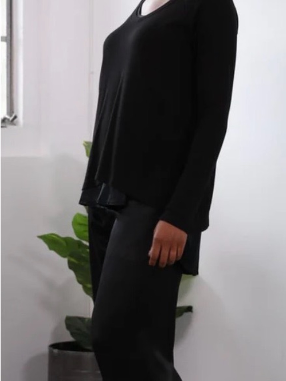 NWT PJ Harlow Frankie Classic Black Long Sleeve Ribbed V-Neck sweatshirt M Small